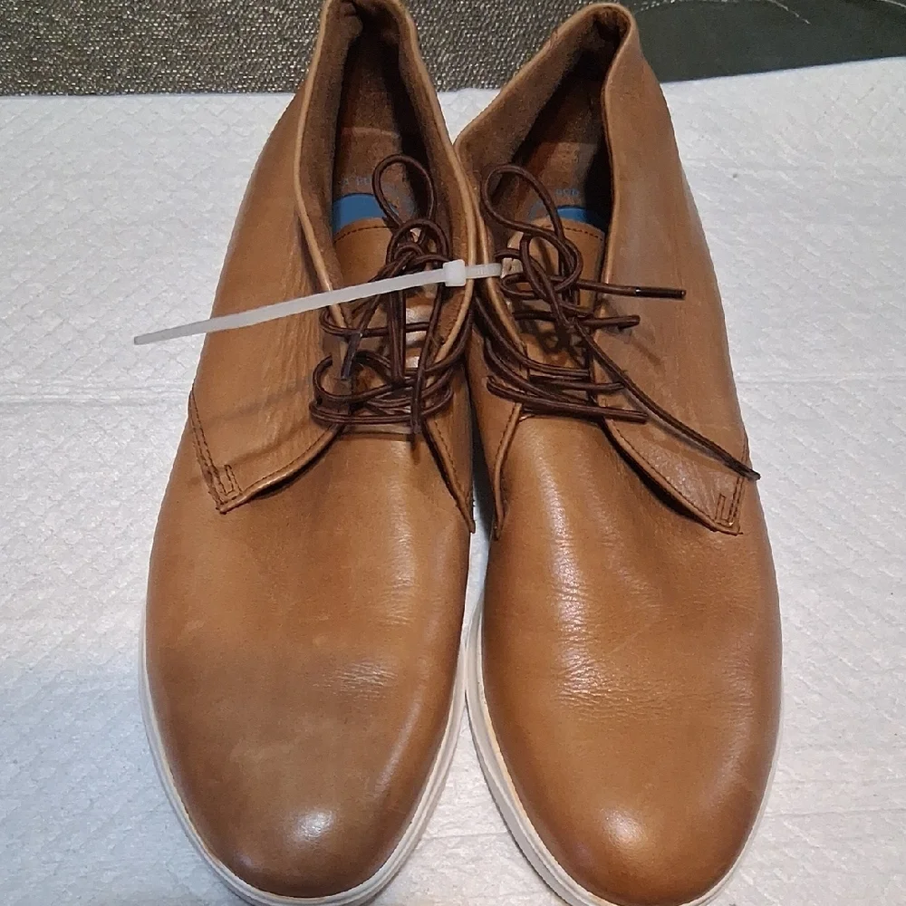 Kenneth Cole Mens Tan Chukka Boots Soft Leather